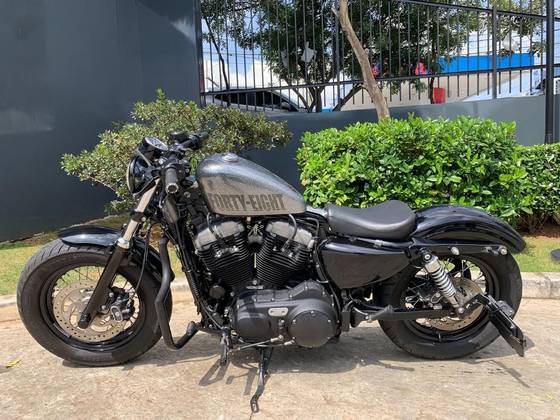 HARLEY-DAVIDSON SPORTSTER FORTY-EIGHT HARLEY-DAVIDSON SPORTSTER FORTY-EIGHT